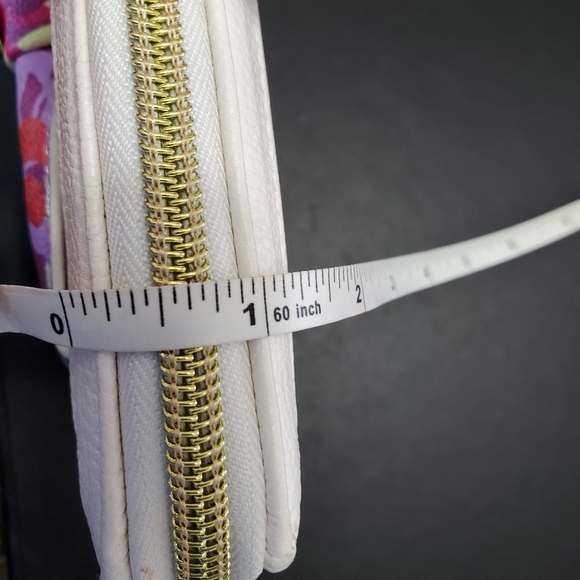 *** Betsey Johnson Flowered Bow Wallet - Picture 6 of 8